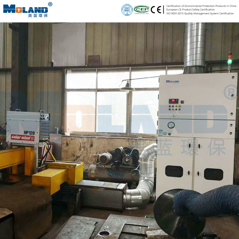 Purification of plasma cutting smoke and dust