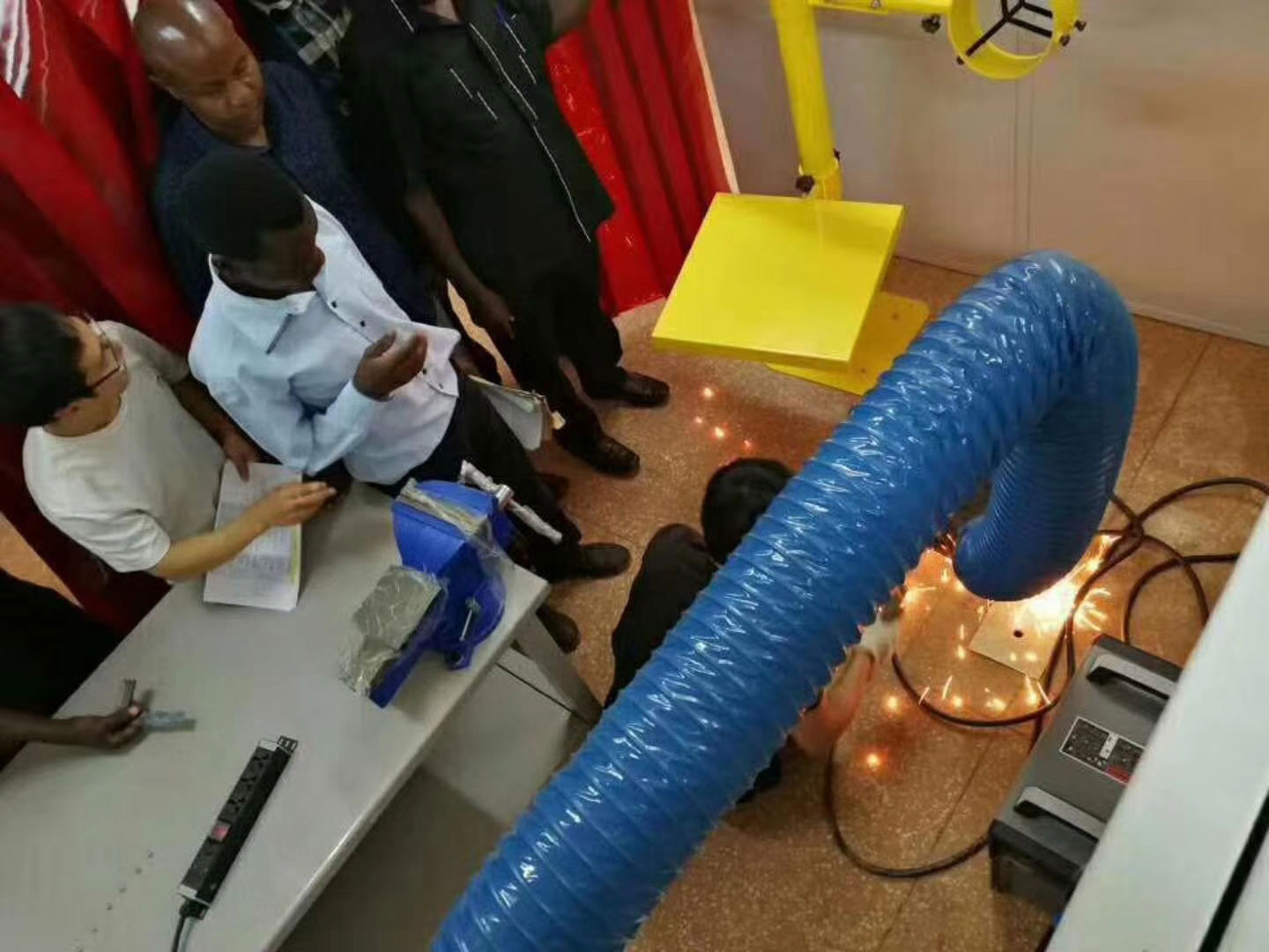 一带一路·焊接培训学校用焊烟净化器第四批交货